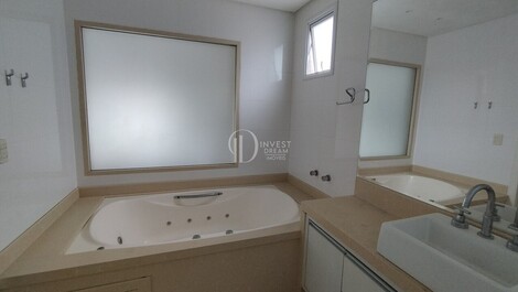 VACATION RENTAL ONE BLOCK FROM THE BEACH