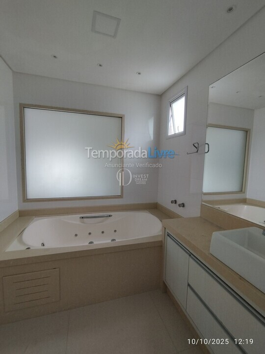 Apartment for vacation rental in Itapema (Meia Praia)