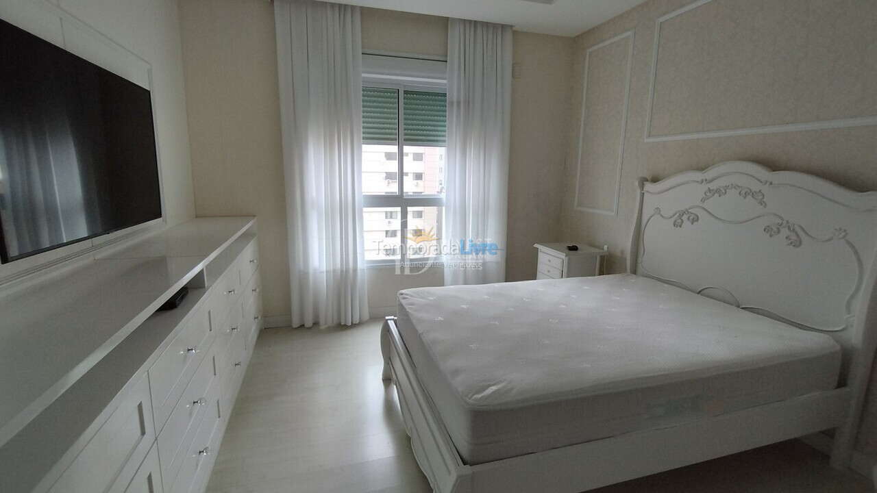 Apartment for vacation rental in Itapema (Meia Praia)