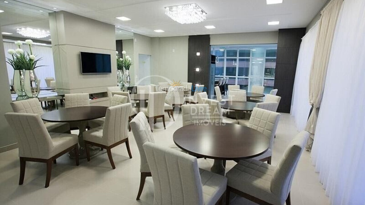 Apartamento para aluguel de temporada em Itapema (Meia Praia)