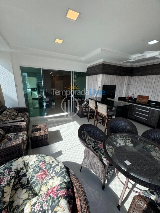 Apartamento para aluguel de temporada em Itapema (Meia Praia)