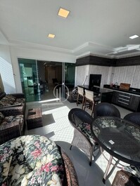 APARTAMENTO MOBILIADO ACOMODA ATÉ