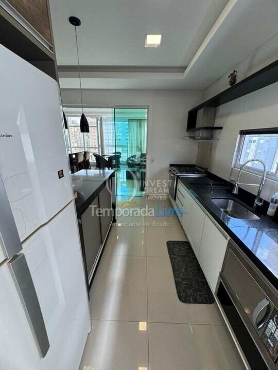 Apartamento para aluguel de temporada em Itapema (Meia Praia)