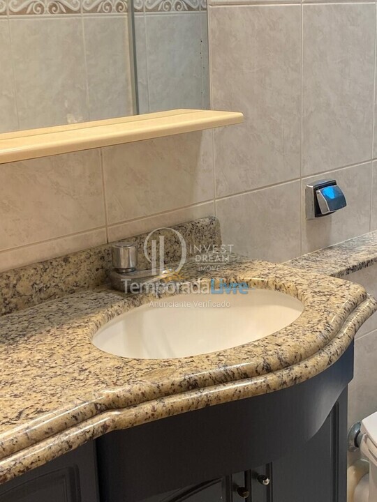 Apartamento para aluguel de temporada em Itapema (Meia Praia)