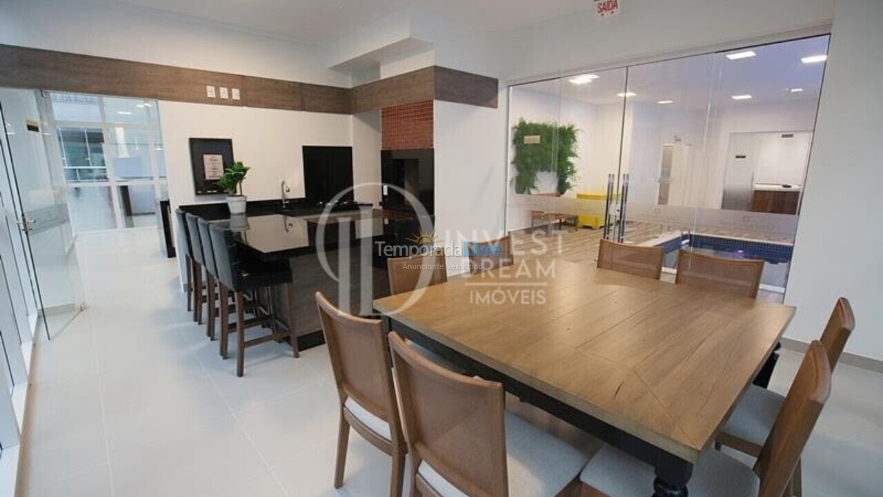 Apartamento para aluguel de temporada em Itapema (Meia Praia)