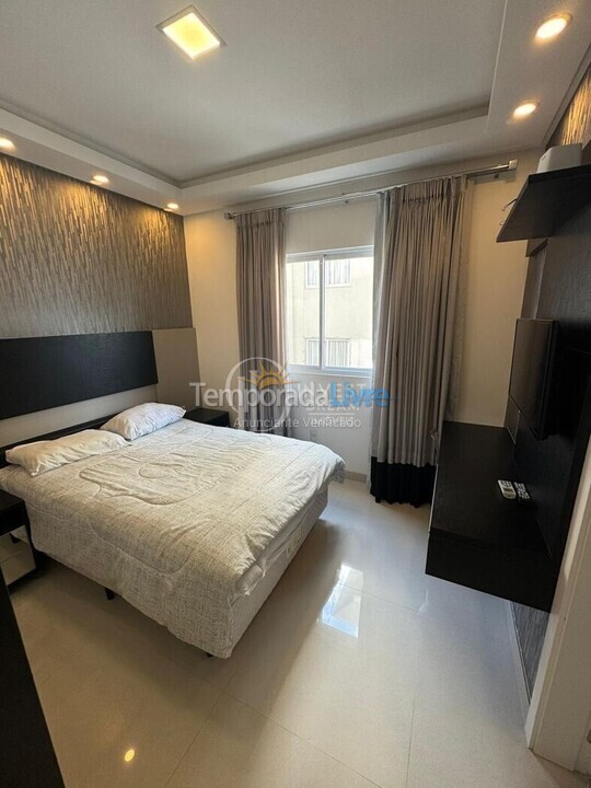 Apartamento para aluguel de temporada em Itapema (Meia Praia)