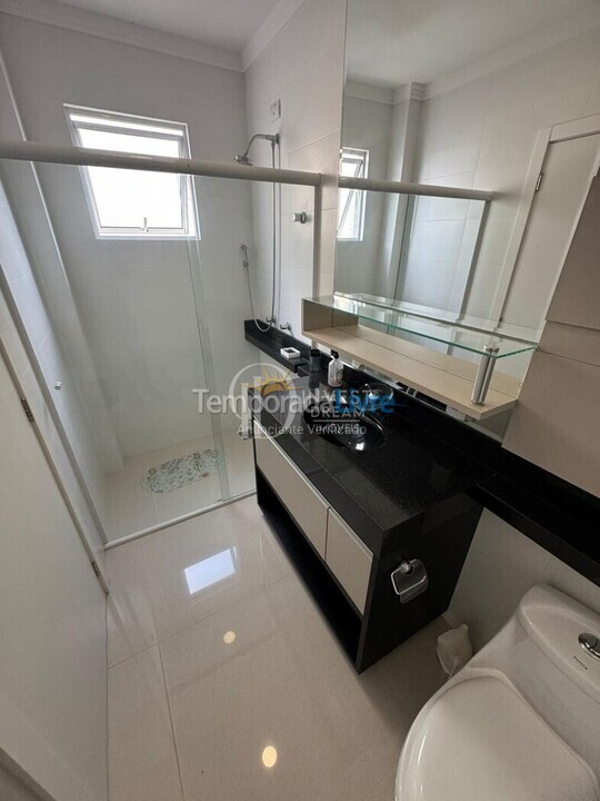 Apartamento para aluguel de temporada em Itapema (Meia Praia)