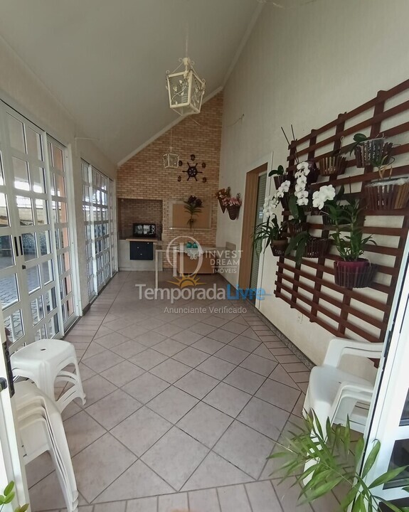 Casa para aluguel de temporada em Itapema (Meia Praia)