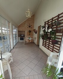 CASA ACOMODA 10 PESSOAS