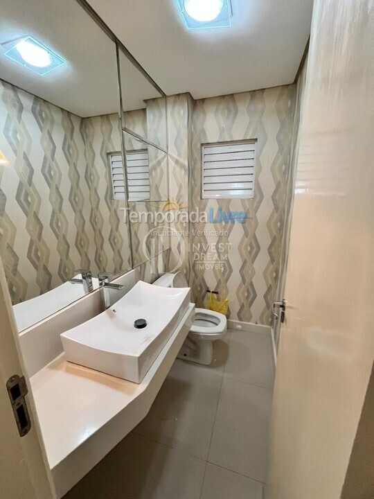 Apartamento para aluguel de temporada em Itapema (Meia Praia)