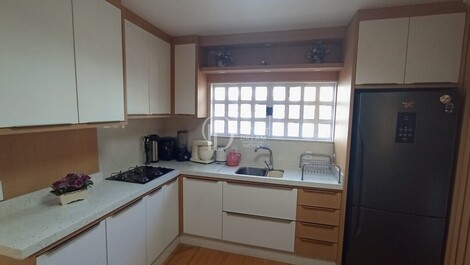 CASA ACOMODA 10 PESSOAS