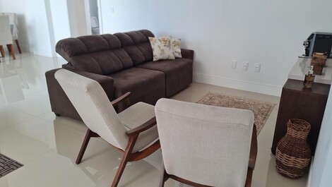 Apartment for seasonal rental, 3 suites.