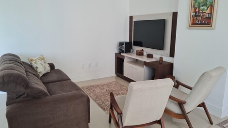 Apartment for seasonal rental, 3 suites.