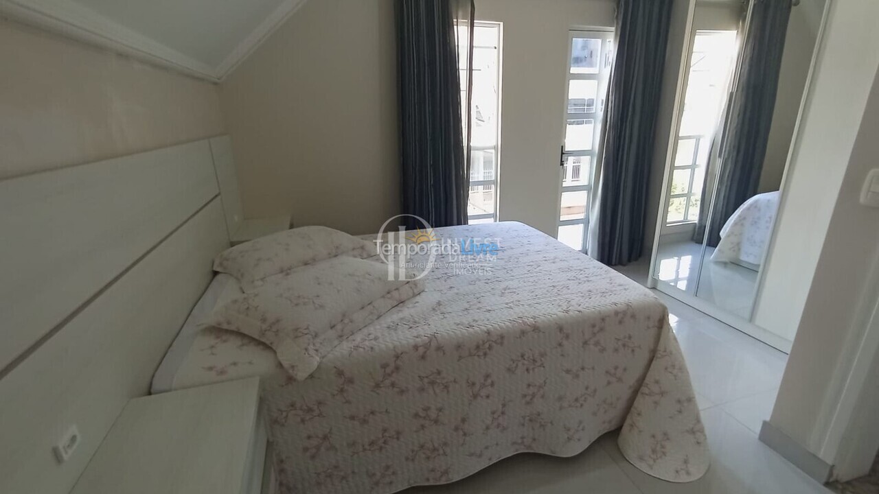 Casa para aluguel de temporada em Itapema (Meia Praia)