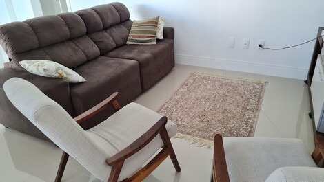 Apartment for seasonal rental, 3 suites.