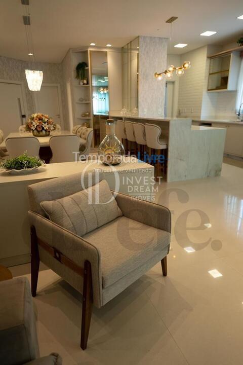 Apartamento para aluguel de temporada em Itapema (Meia Praia)