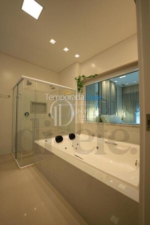 Apartamento para aluguel de temporada em Itapema (Meia Praia)