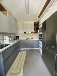 Casa para locação temporada com 3 suítes e churrasqueira