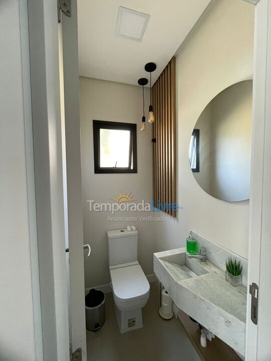 Casa para aluguel de temporada em Florianópolis (Cachoeira do Bom Jesus)