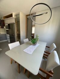 Casa para locação temporada com 3 suítes e churrasqueira