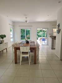 Maresias casa condominio fechado 50 mt praia