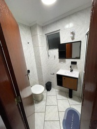 Apartamento com Piscina Privativa e Churrasqueira — A 50m da Praia