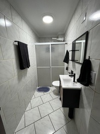 Apartamento com Piscina Privativa e Churrasqueira — A 50m da Praia