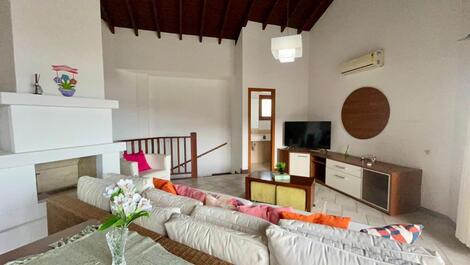 Cobertura com 3 dormitórios no Condomínio Grand Bali Resort