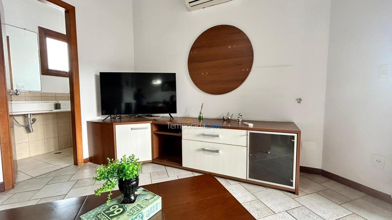 Apartamento para aluguel de temporada em Ubatuba (Praia Grande)