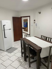 Apartamento todo reformado a 50 metros da praia