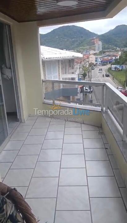 Apartamento para aluguel de temporada em Itapema (Canto da Praia)