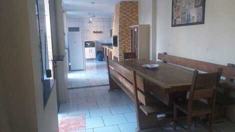 Praia Tabuleiro Barra Velha/SC com piscina 5 quartos