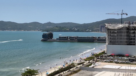 Vista da sacada para pier