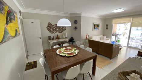 Apartamento em Riviera próximo a praia