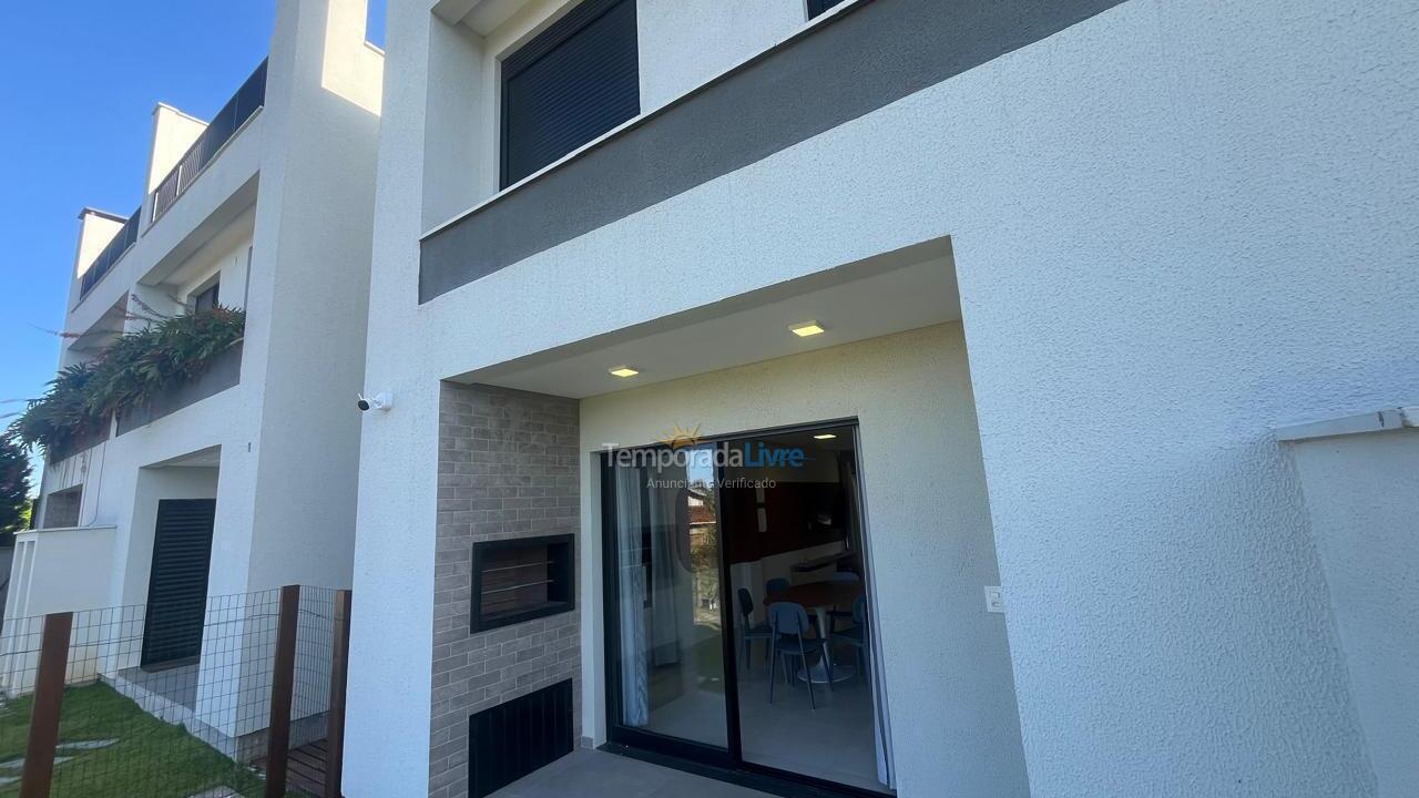 Casa para alquiler de vacaciones em Imbituba (Praia da Rosa)