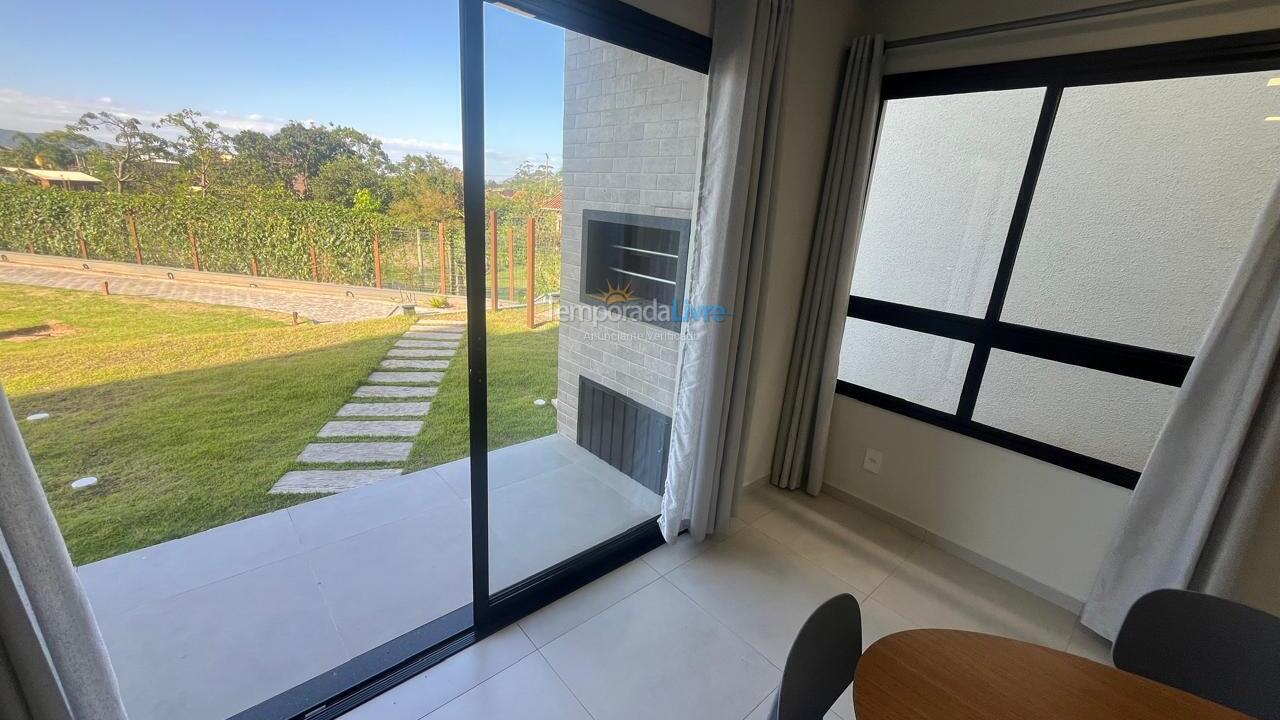 Casa para alquiler de vacaciones em Imbituba (Praia da Rosa)