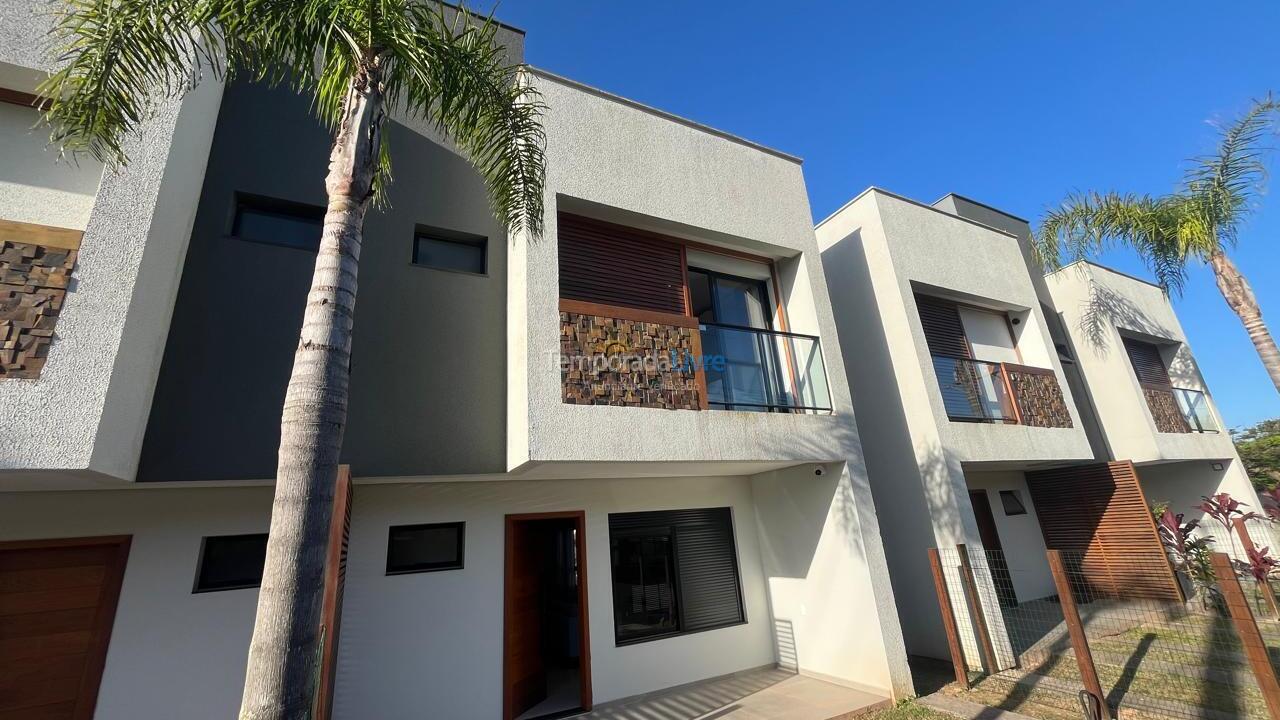 Casa para alquiler de vacaciones em Imbituba (Praia da Rosa)