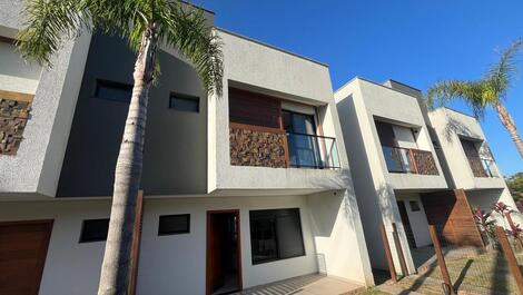 Casa para alugar em Imbituba - Praia da Rosa