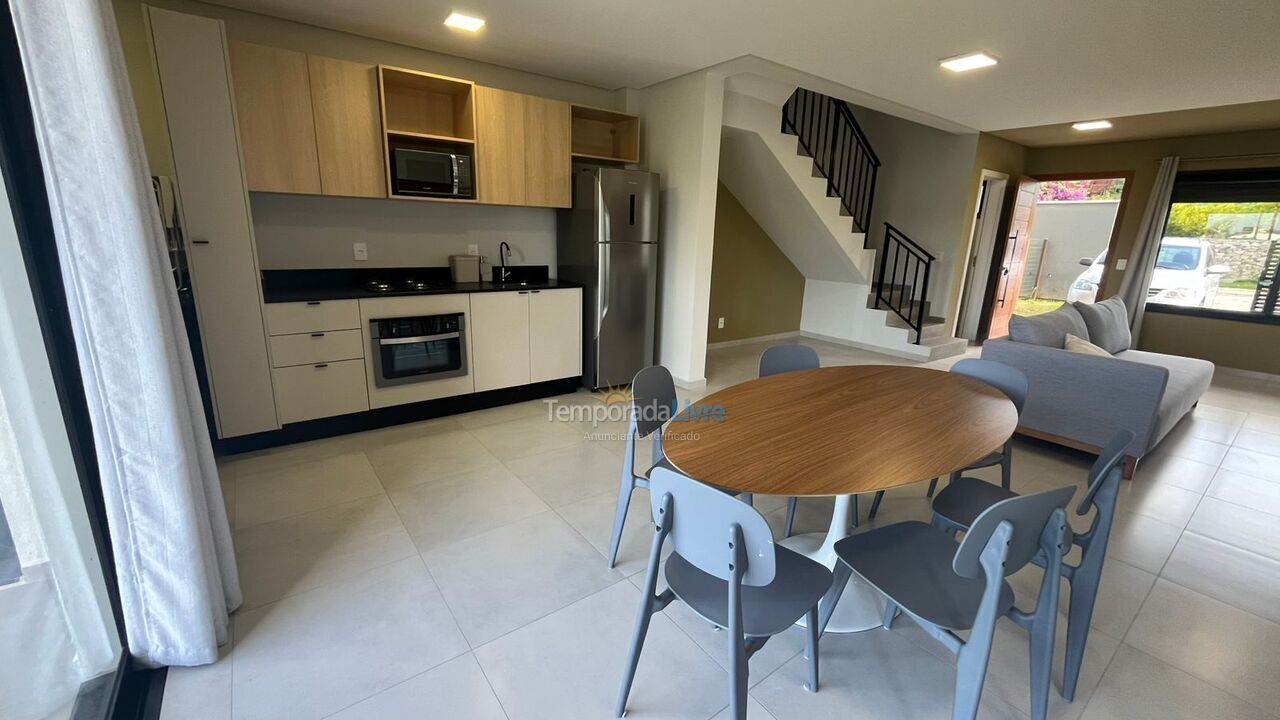 Casa para alquiler de vacaciones em Imbituba (Praia da Rosa)