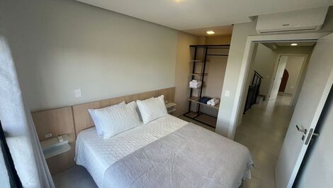 Casa en urbanización cerrada para alquiler vacacional en Praia do Rosa.