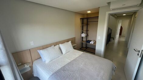 Casa en urbanización cerrada para alquiler vacacional en Praia do Rosa.