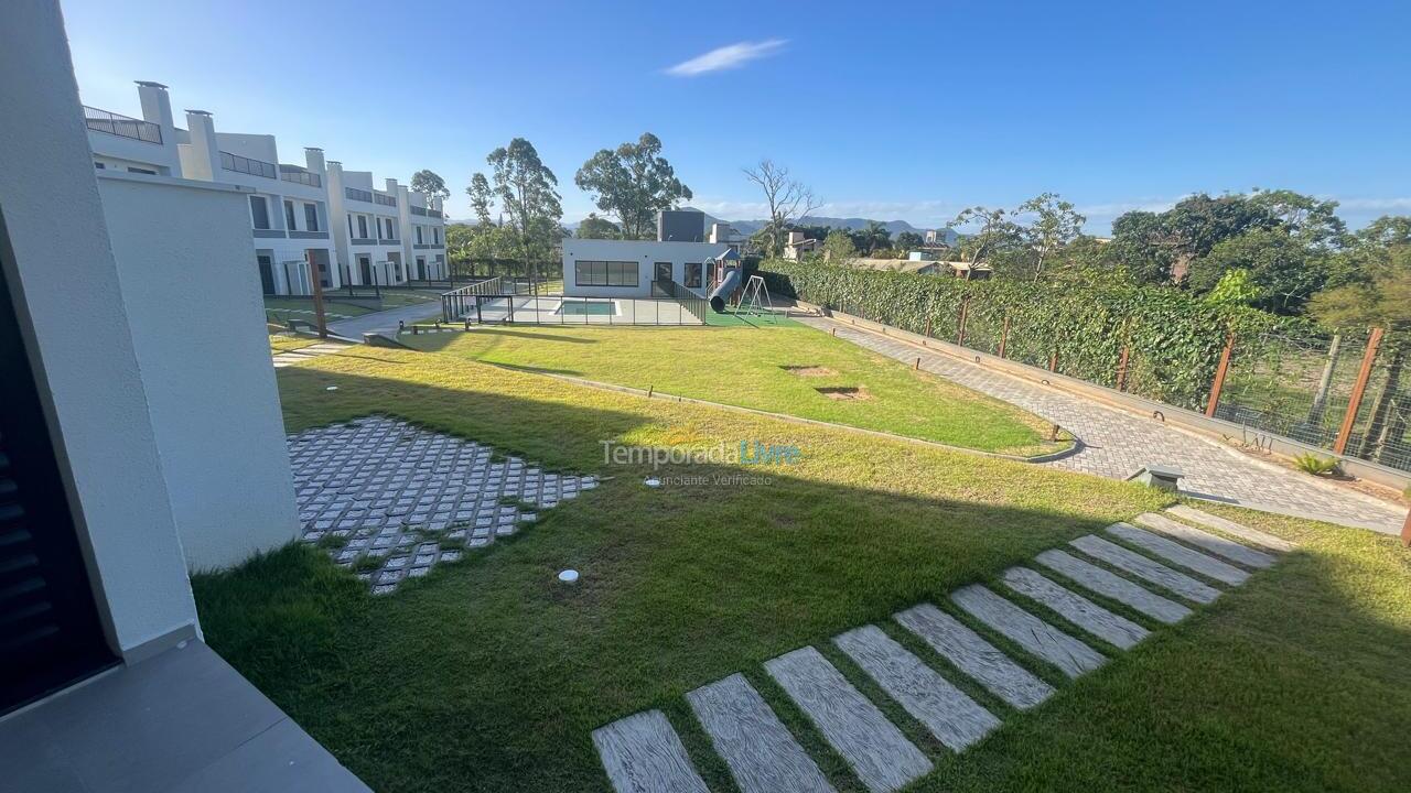 Casa para alquiler de vacaciones em Imbituba (Praia da Rosa)