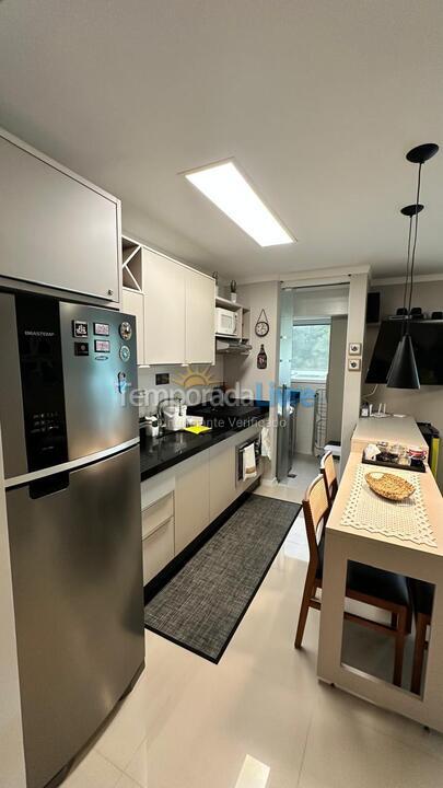 Apartamento para alquiler de vacaciones em Governador Celso Ramos (Praia de Palmas)