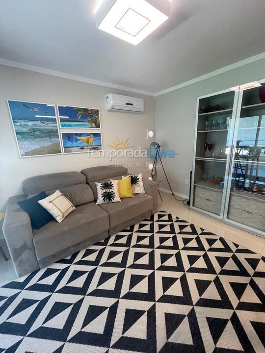 Apartamento para alquiler de vacaciones em Governador Celso Ramos (Praia de Palmas)