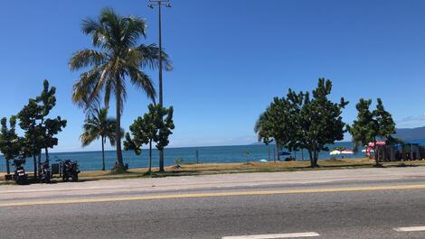 Casa en excelente ubicación, situada entre el mar y la montaña.