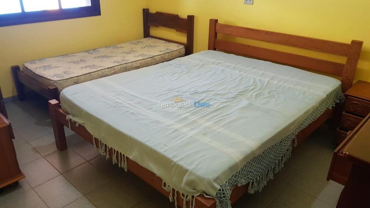 Casa para alquiler de vacaciones em Caraguatatuba (Massaguaçu)