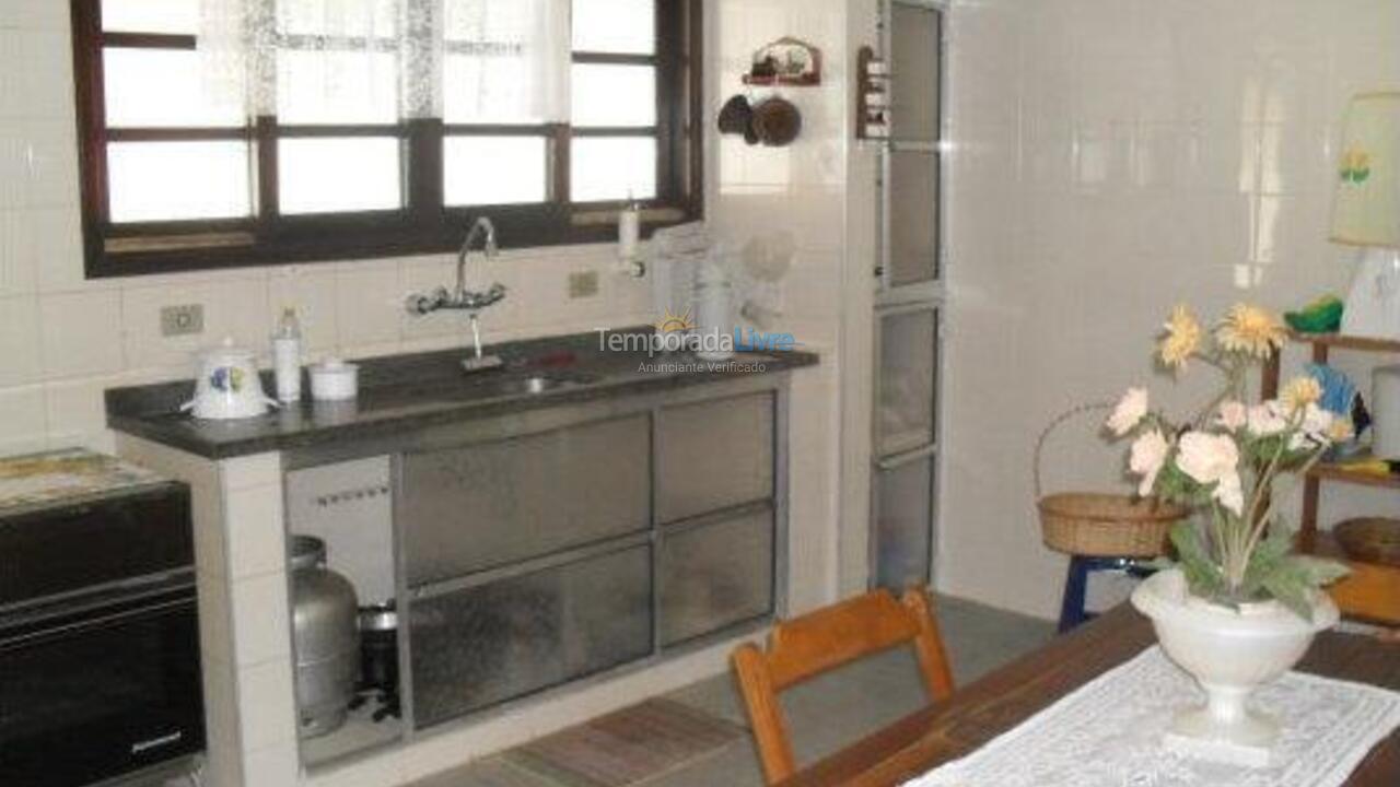 Casa para alquiler de vacaciones em Caraguatatuba (Massaguaçu)