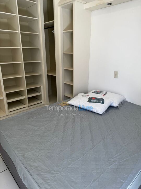 Apartamento para aluguel de temporada em Itapema (Meia Praia)