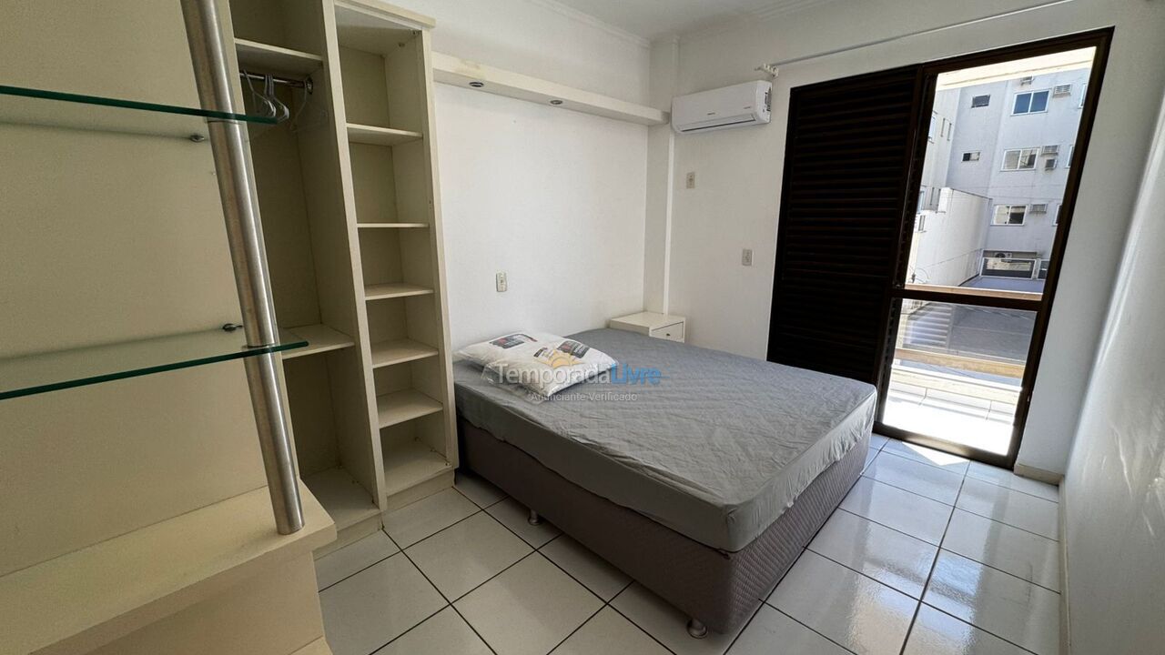 Apartamento para aluguel de temporada em Itapema (Meia Praia)