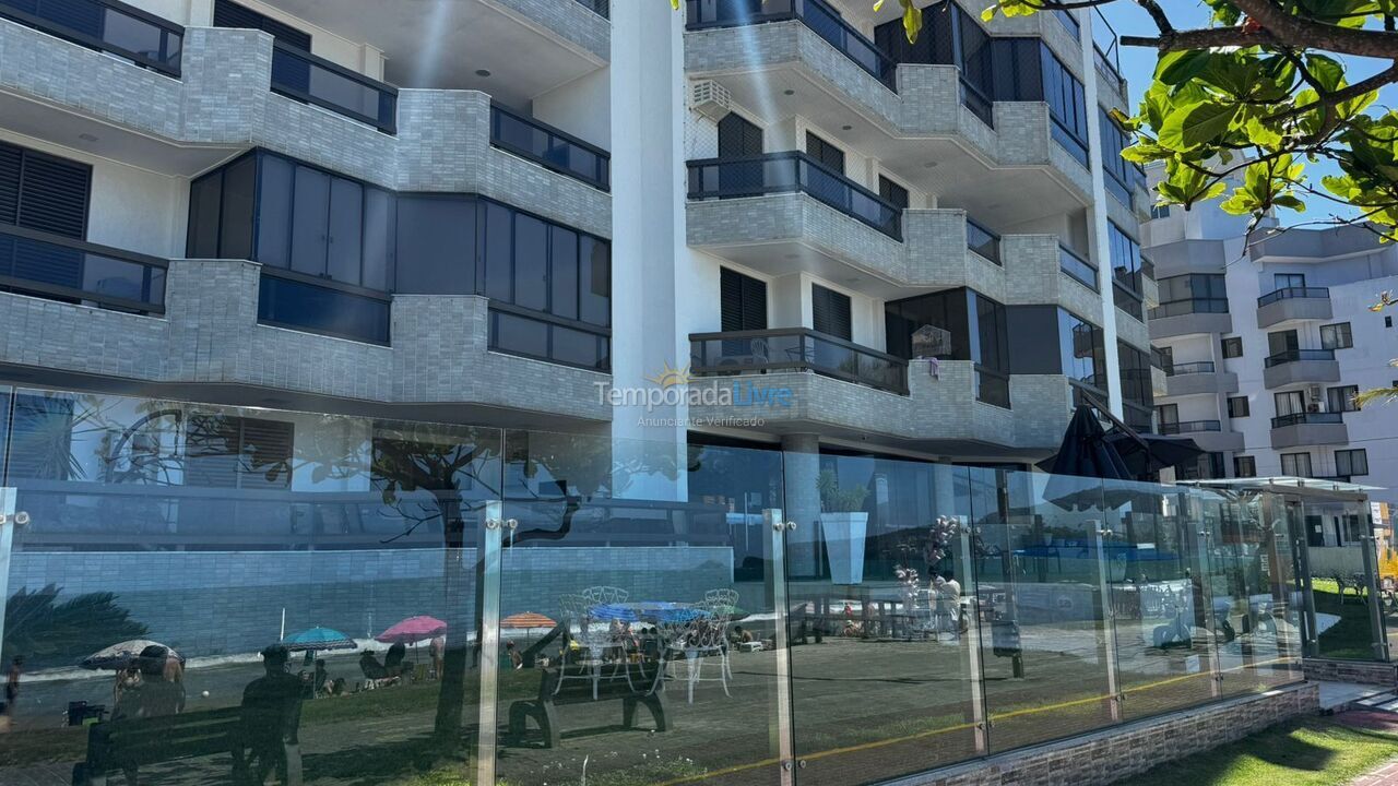 Apartamento para aluguel de temporada em Itapema (Meia Praia)